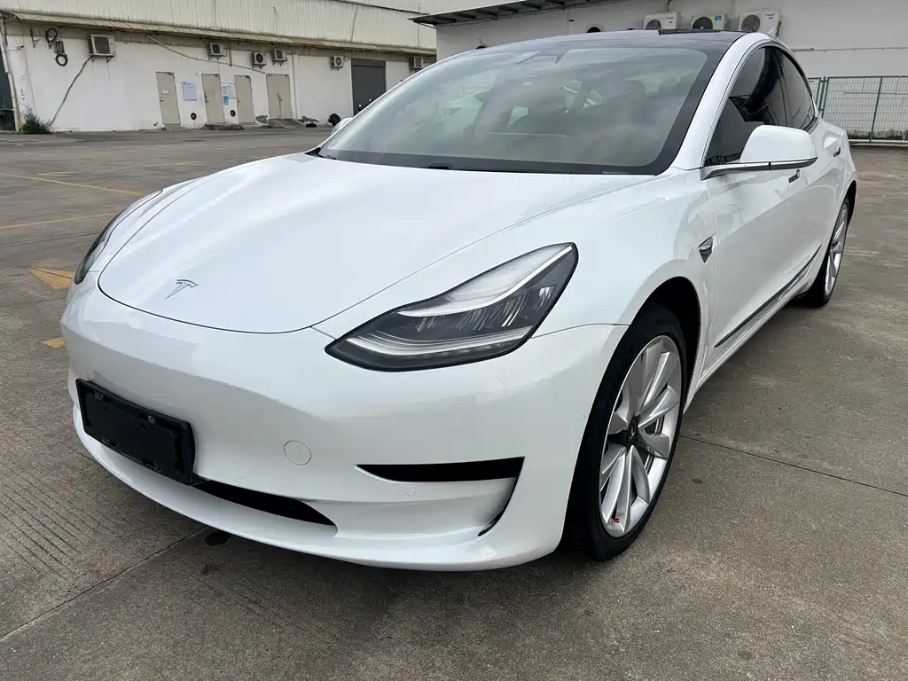 Tesla Model 3 2020 — фото 1