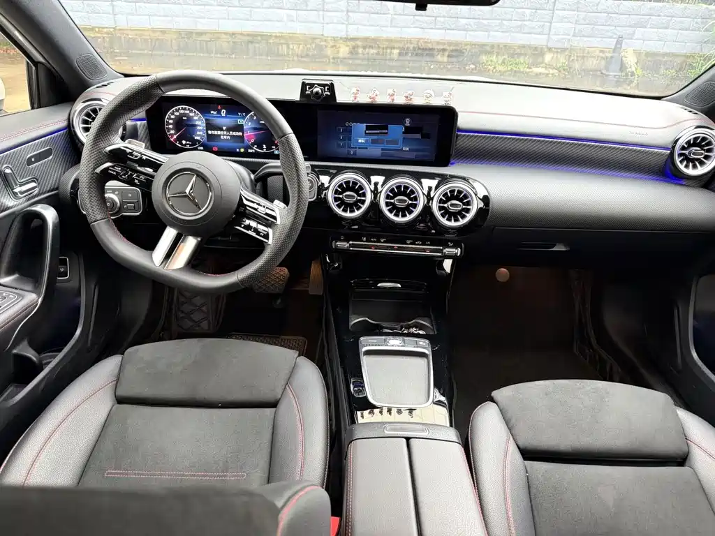 Mercedes-Benz A-Class 2025 — фото 2