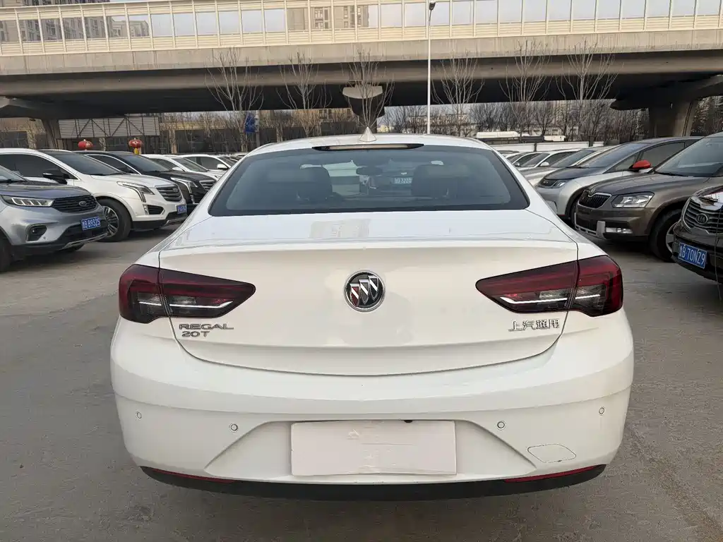 Buick Regal 2017 — фото 10