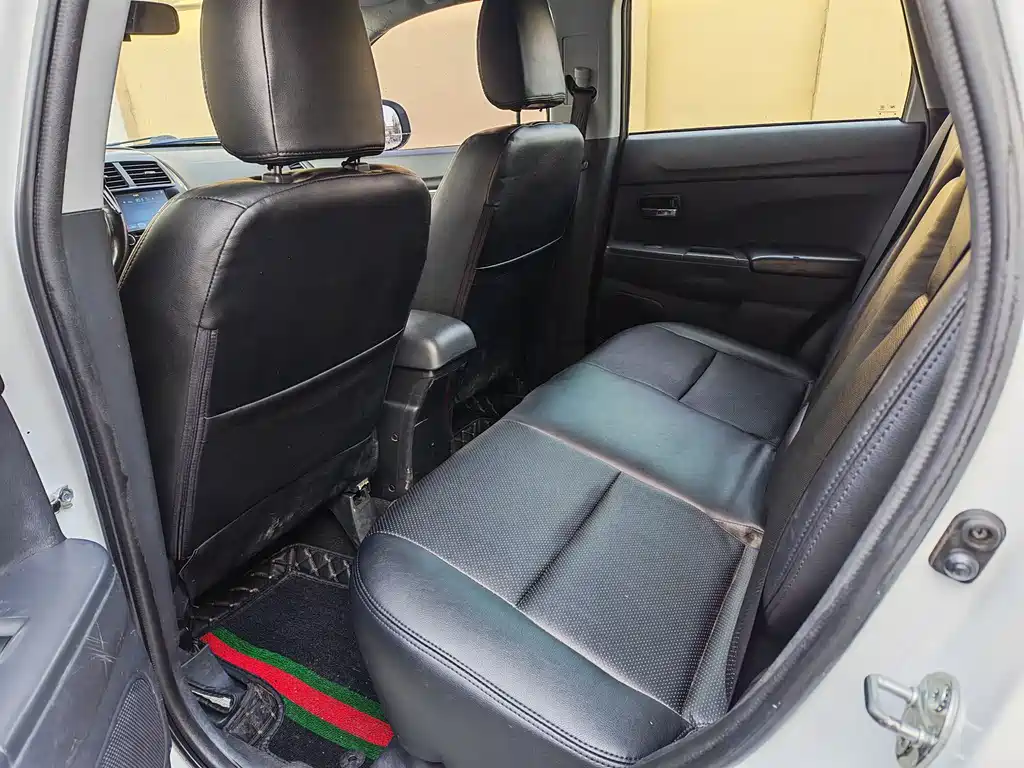 Mitsubishi ASX 2015 — фото 10