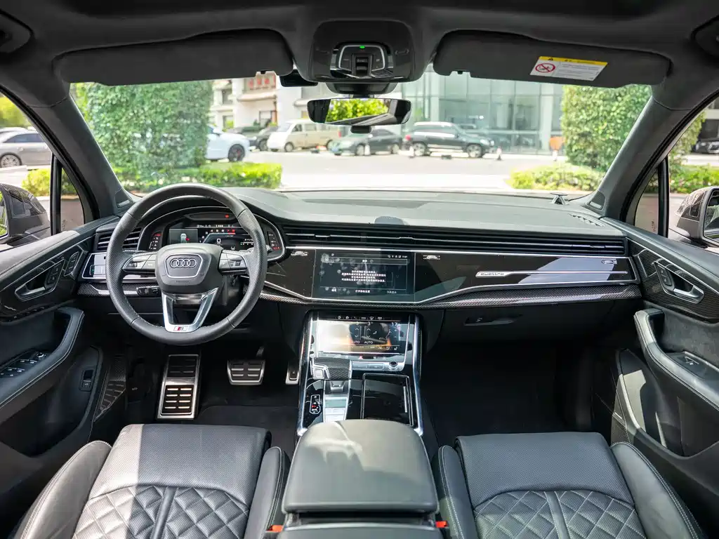 Audi SQ7 2025 — фото 16