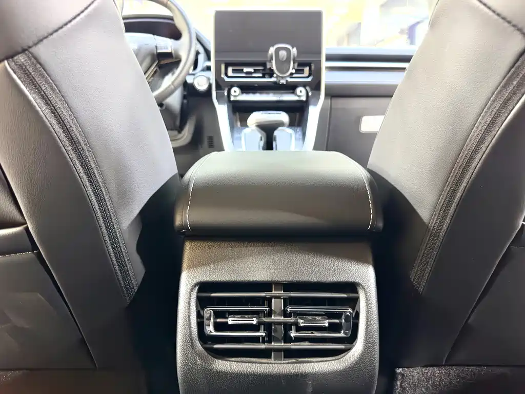 Haval M6 2022 — фото 10