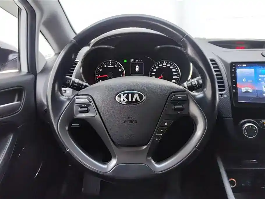Kia K3 2019 — фото 15