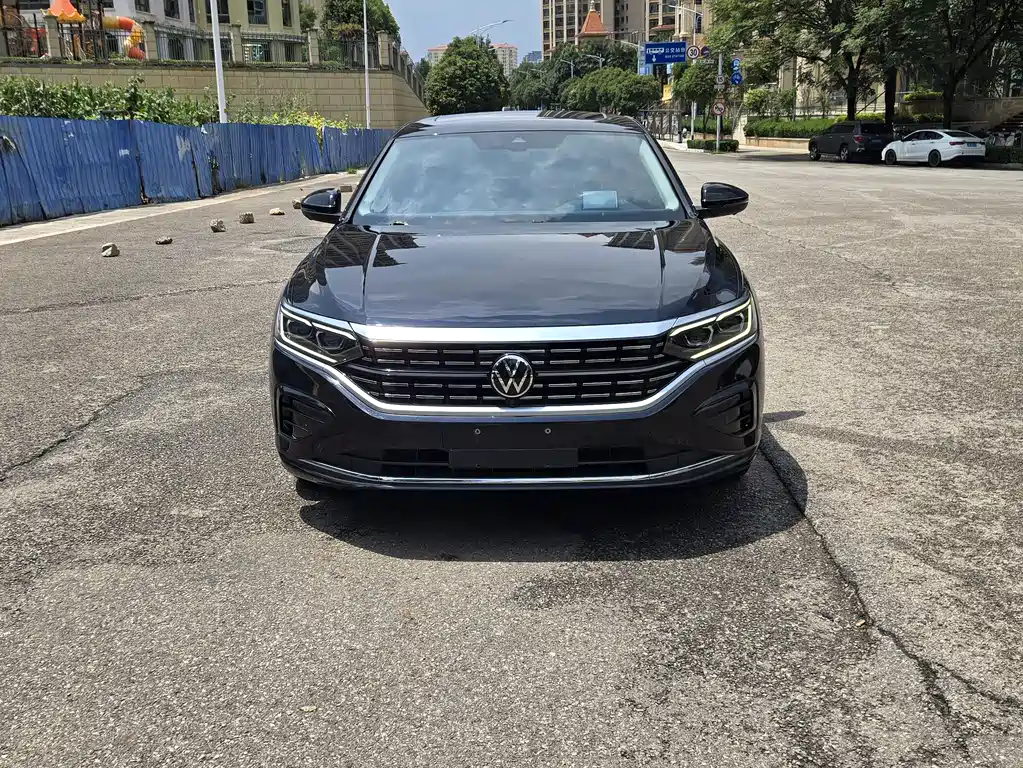 Volkswagen Passat 2023