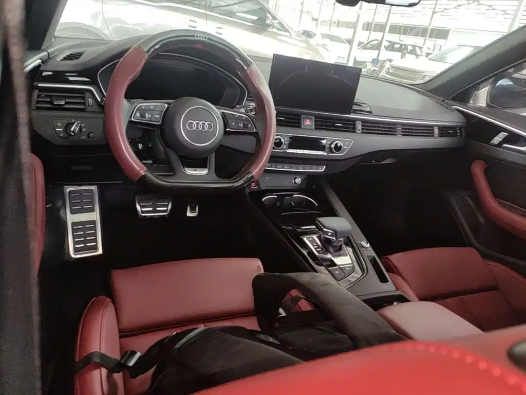 Audi A4L 2025