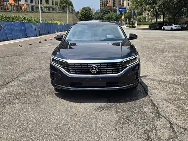Volkswagen Passat 2023