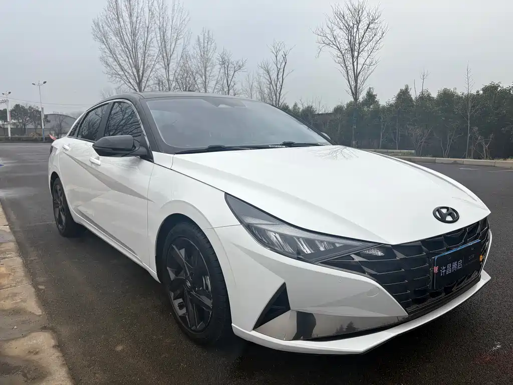 Hyundai Elantra 2023 — фото 3