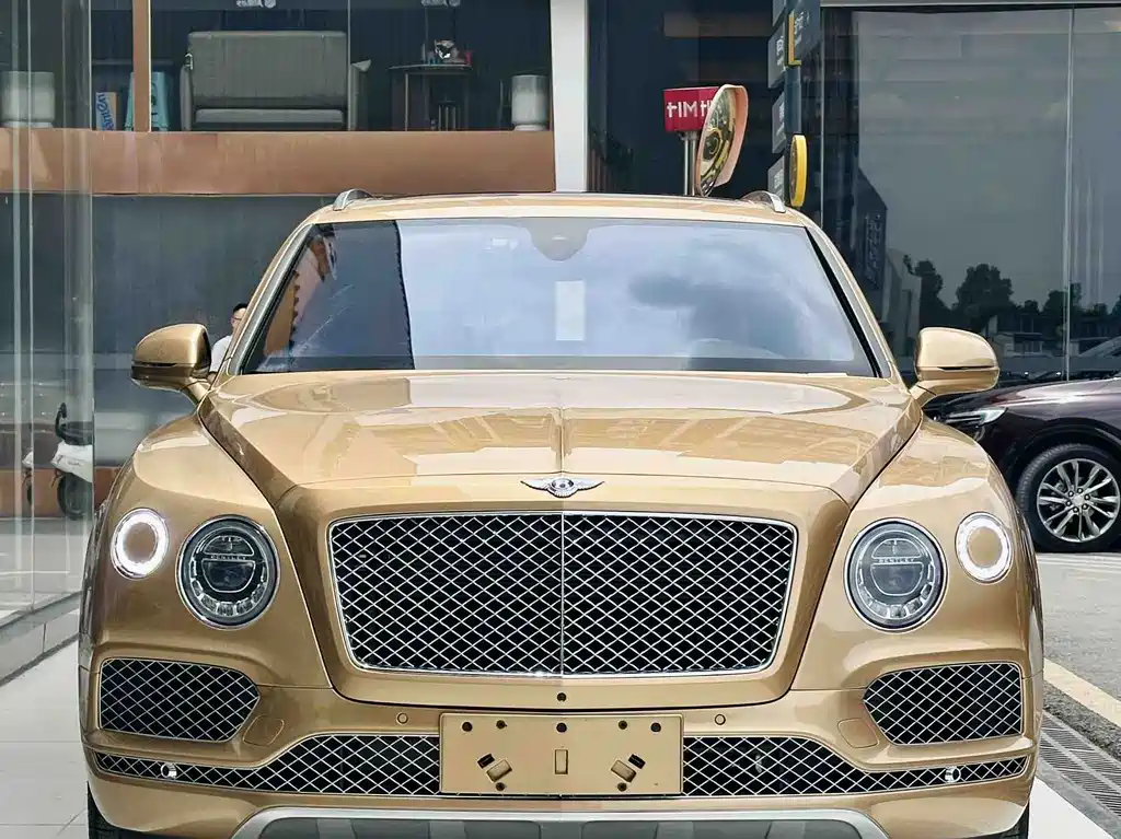 Bentley Bentayga 2018 — фото 4