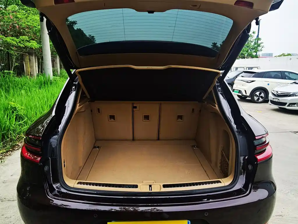 Porsche Macan 2017 — фото 16