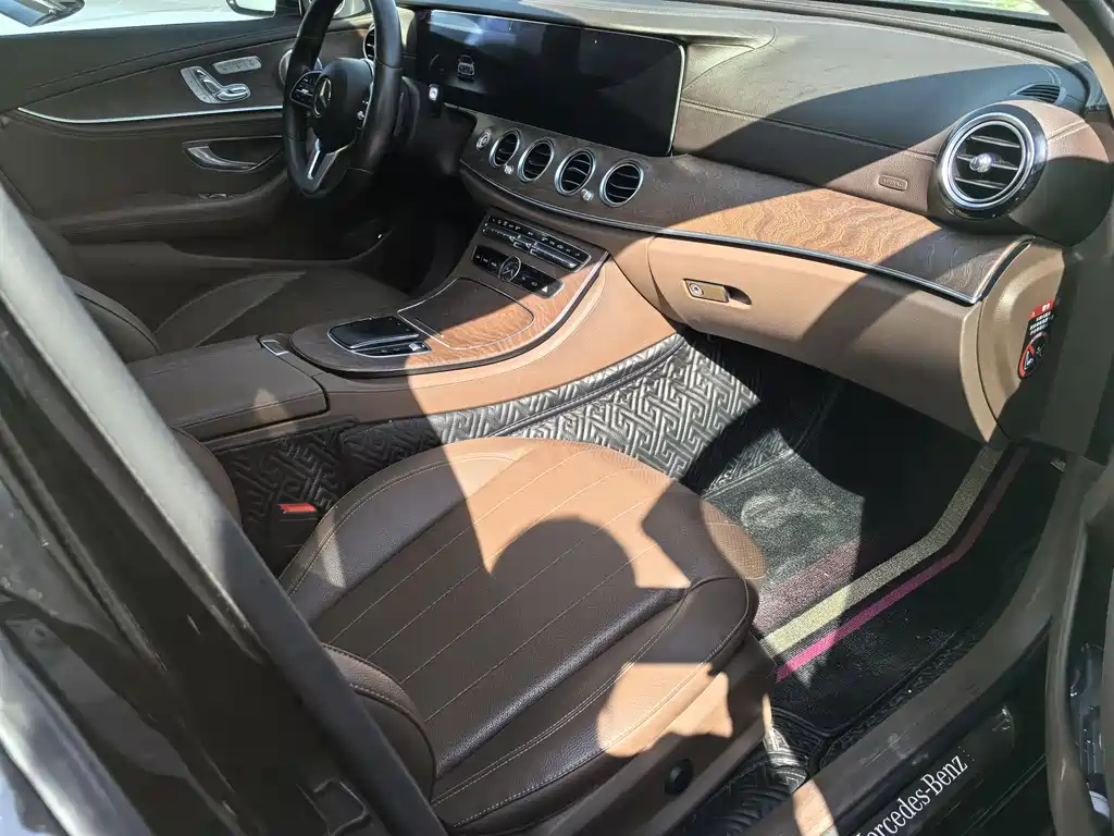 Mercedes-Benz E-Class 2019 — фото 12