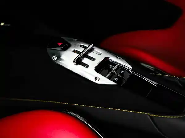 Ferrari SF90 2021