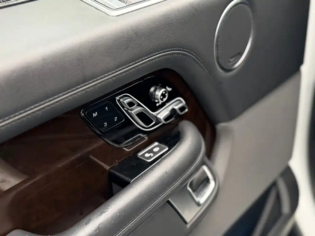 Land Rover Range Rover 2020 — фото 8