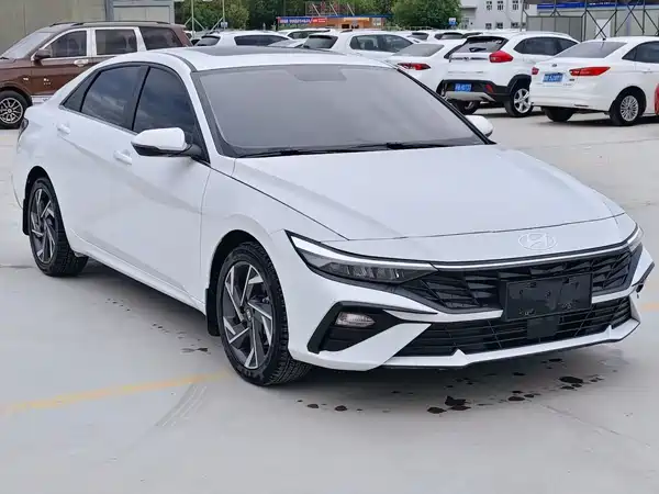 Hyundai Elantra 2024