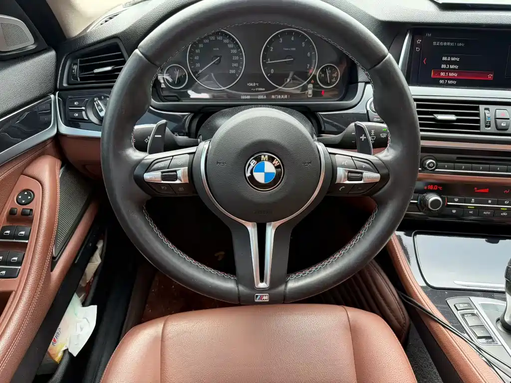 BMW 5 Series 2016 — фото 8