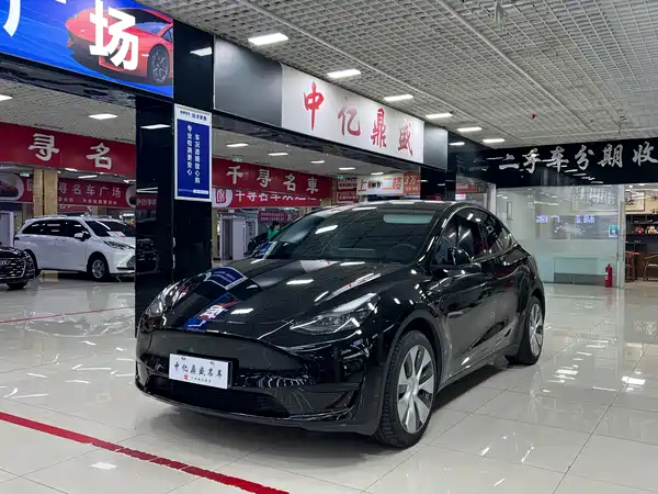 Tesla Model Y 2022