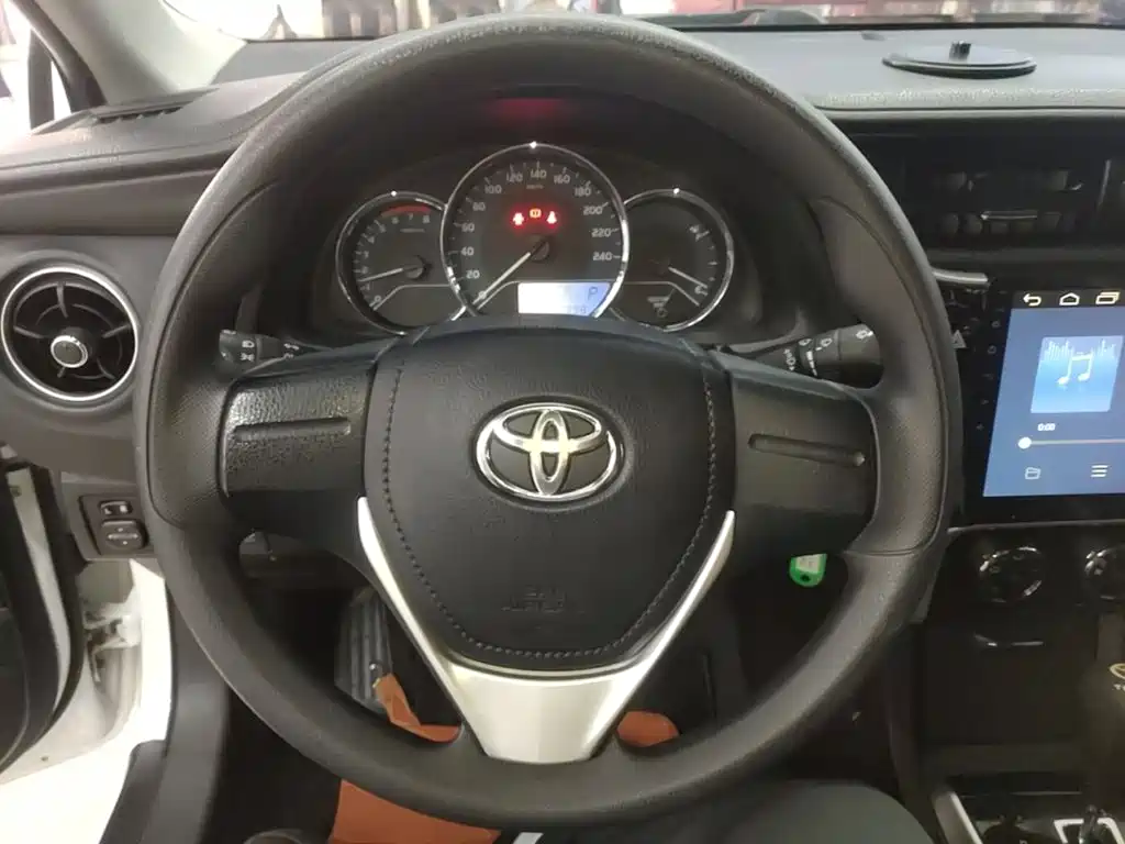 Toyota Corolla 2018 — фото 11