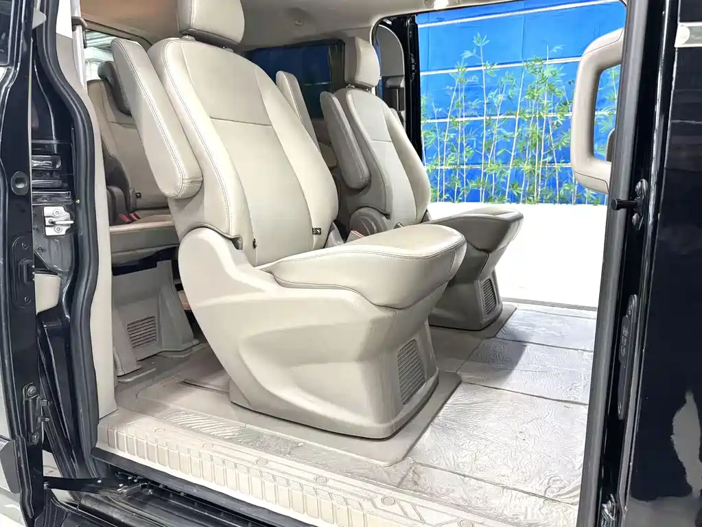 Ford Tourneo 2018 — фото 15