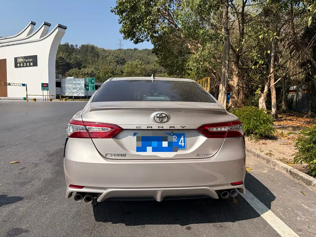 Toyota Camry 2022 — фото 9