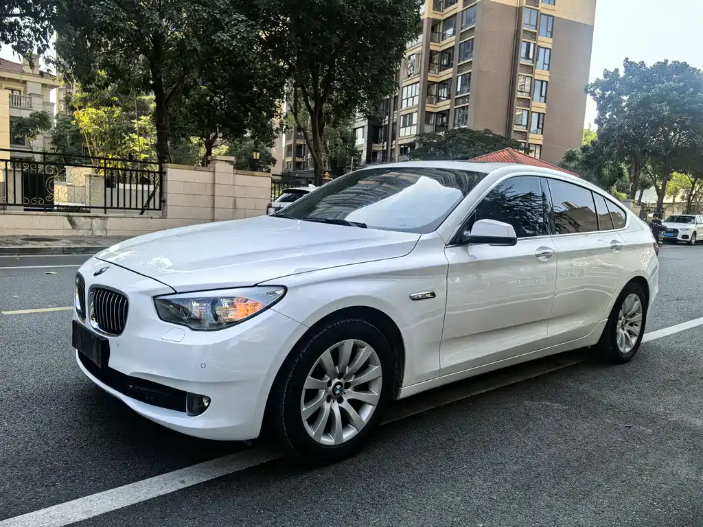 BMW 5 Series GT 2013