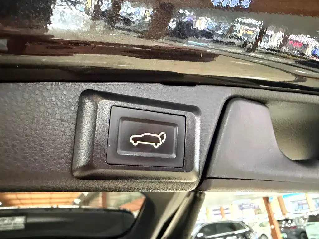 Toyota RAV4 2022 — фото 17