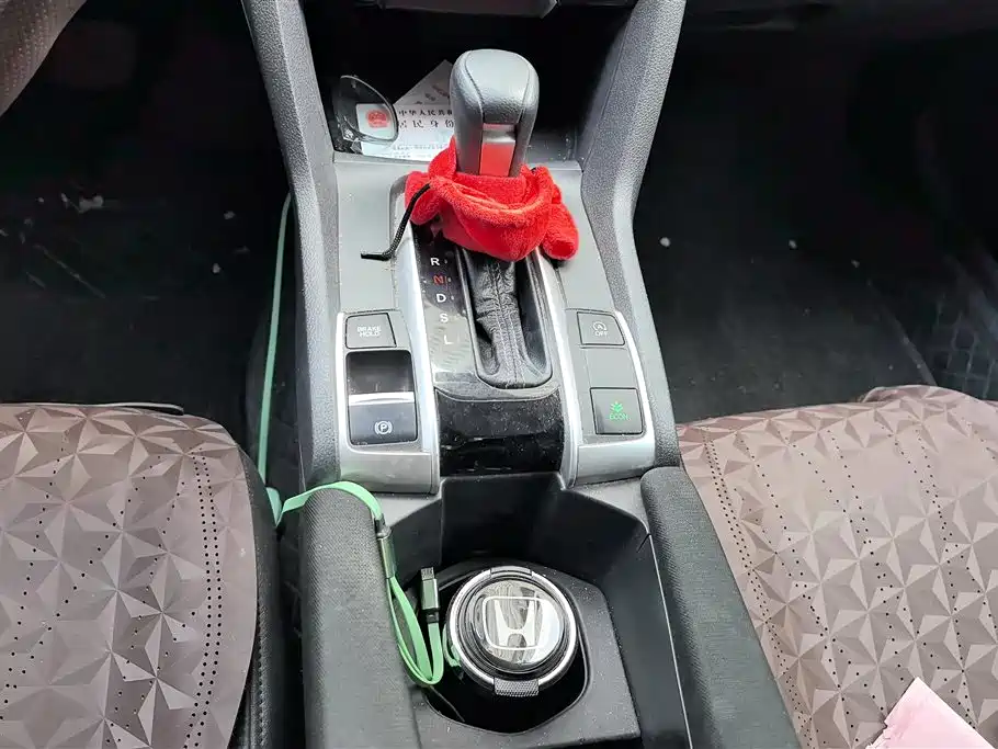 Honda Civic 2018 — фото 16