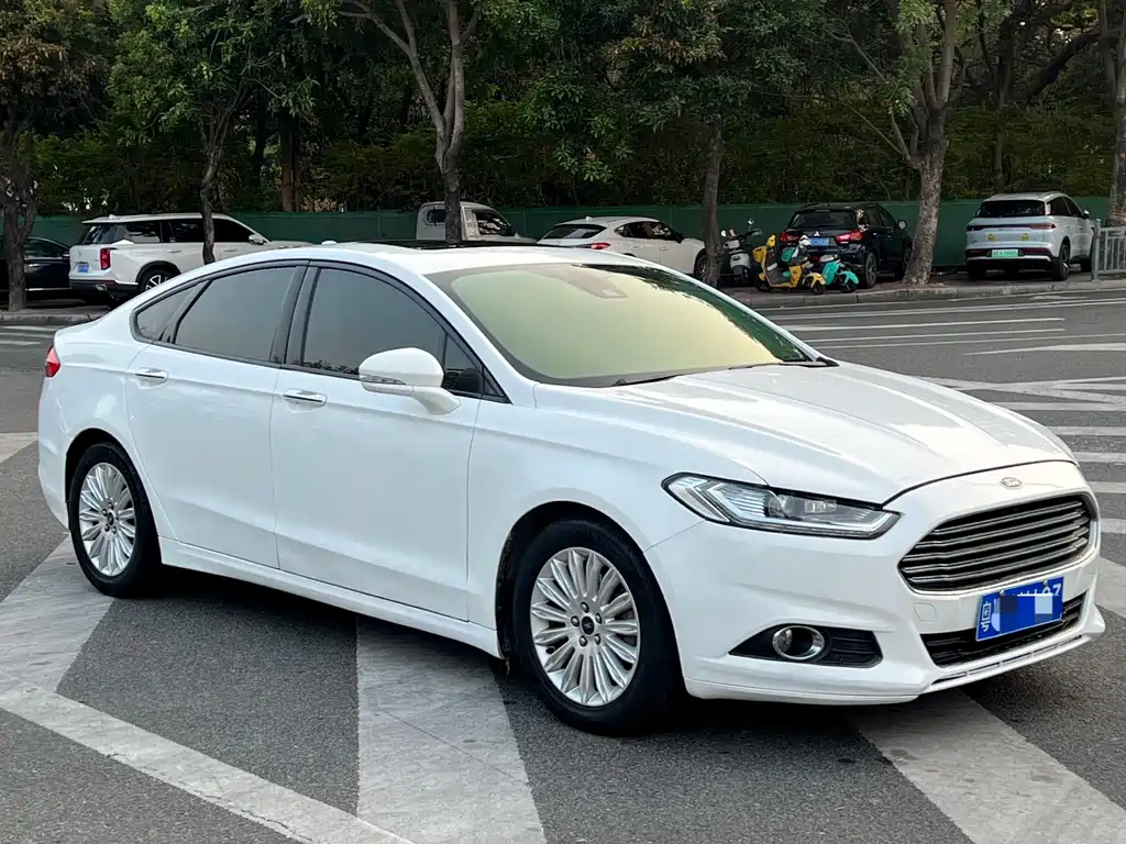 Ford Mondeo 2014 — фото 3