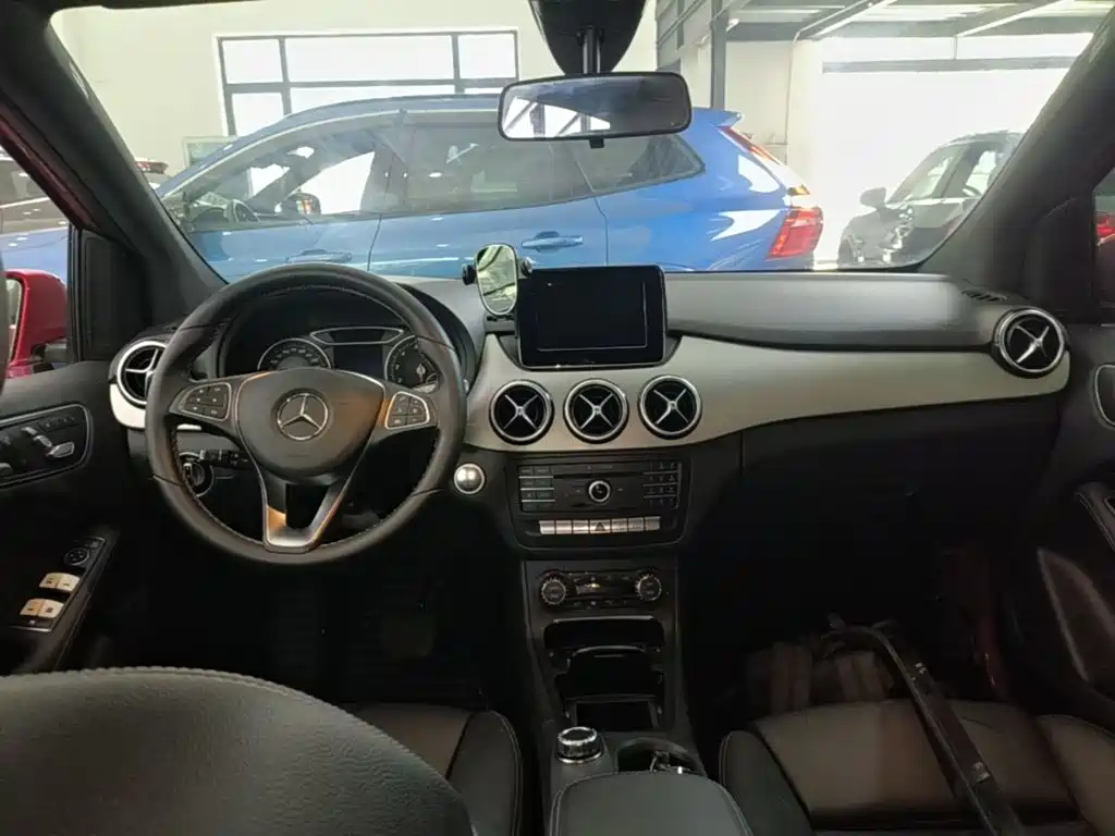 Mercedes-Benz B-Class 2016 — фото 10
