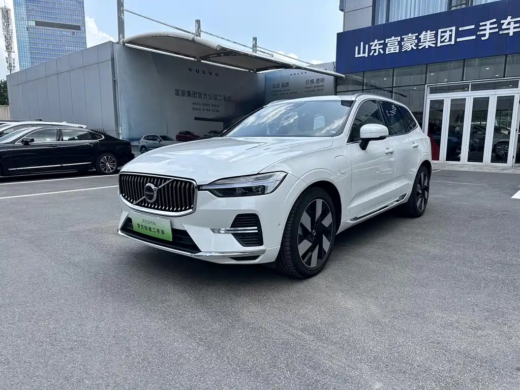Volvo XC60 Plug-In Hybrid 2024