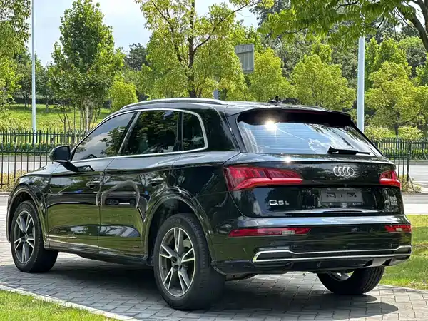 Audi Q5L 2021