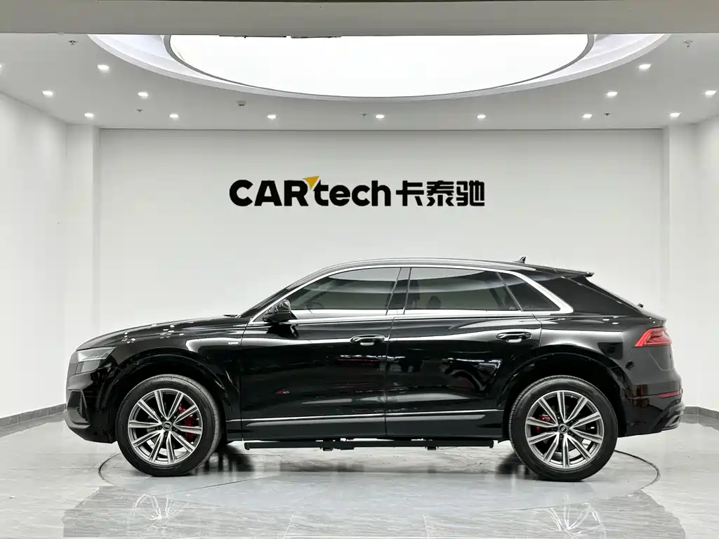 Audi Q8 2023 — фото 5