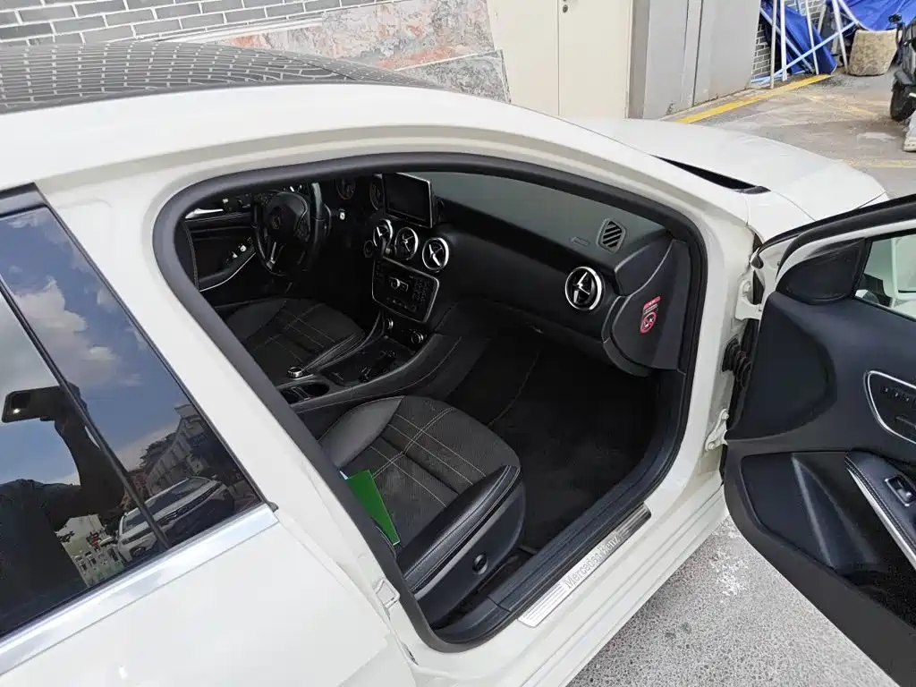 Mercedes-Benz A-Class 2014 — фото 20