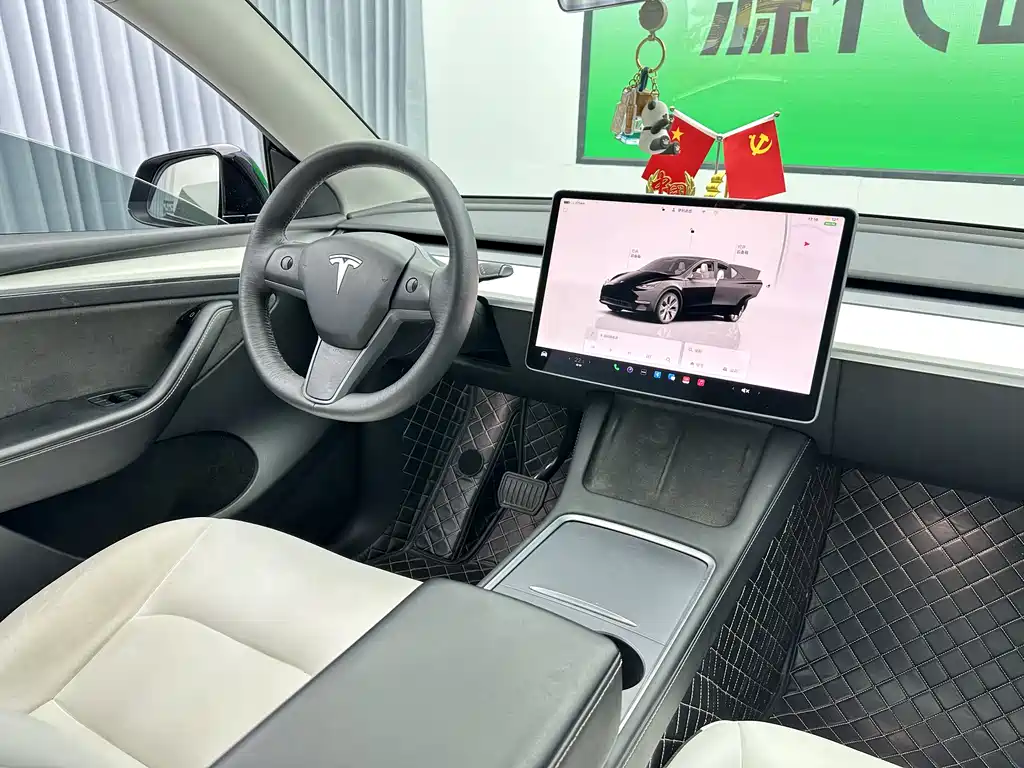 Tesla Model Y 2022 — фото 12