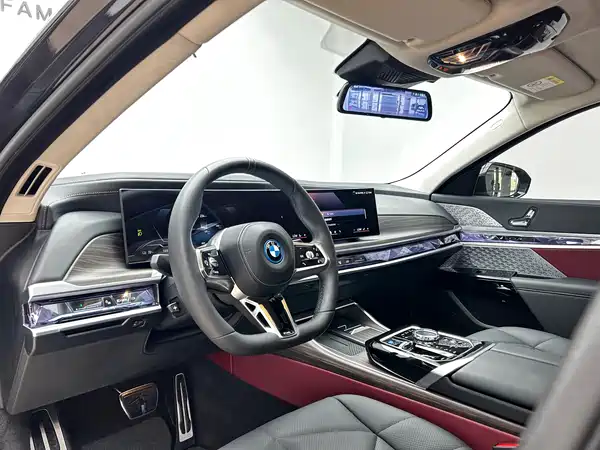 BMW i7 2023