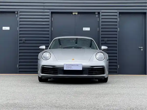 Porsche 911 2023