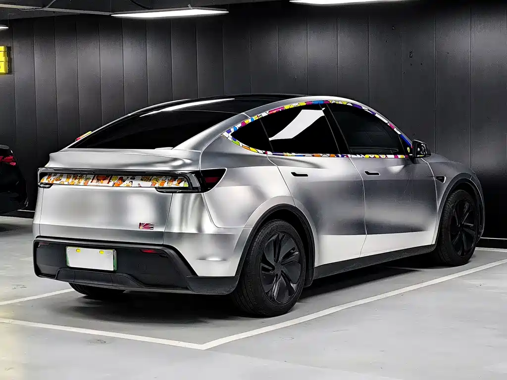 Tesla Model Y 2025 — фото 19