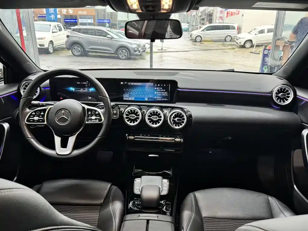 Mercedes-Benz A-Class 2022 — фото 9