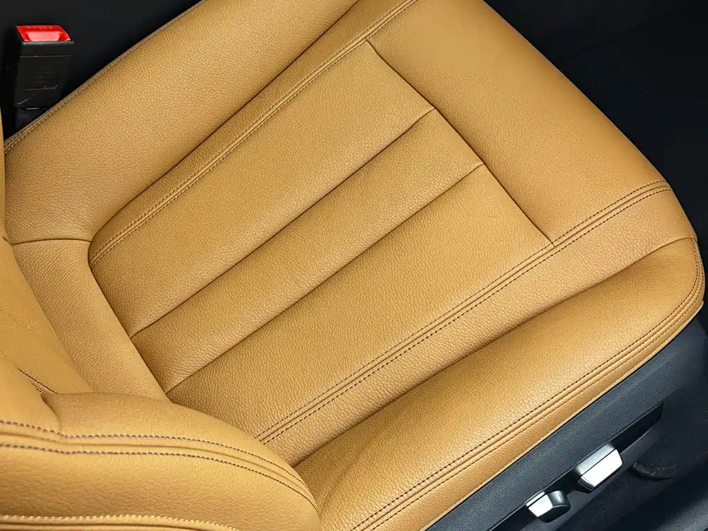 BMW 5 Series 2018 — фото 20