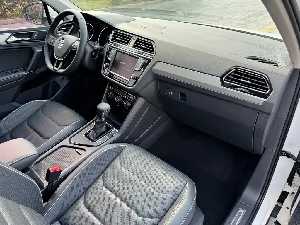 Volkswagen Tiguan L 2018 — фото 22