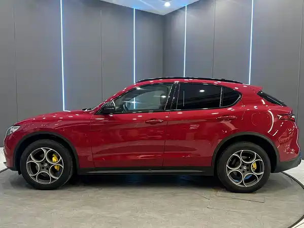 Alfa Romeo Stelvio 2021