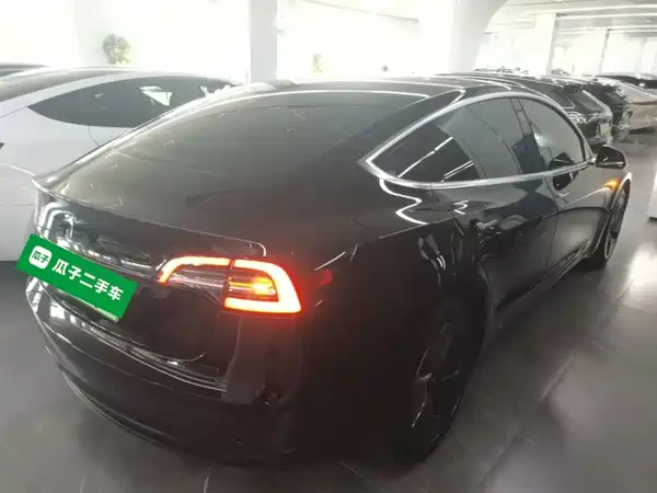 Tesla Model 3 2020
