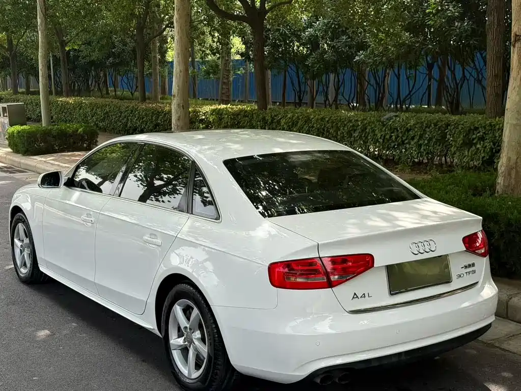 Audi A4L 2014