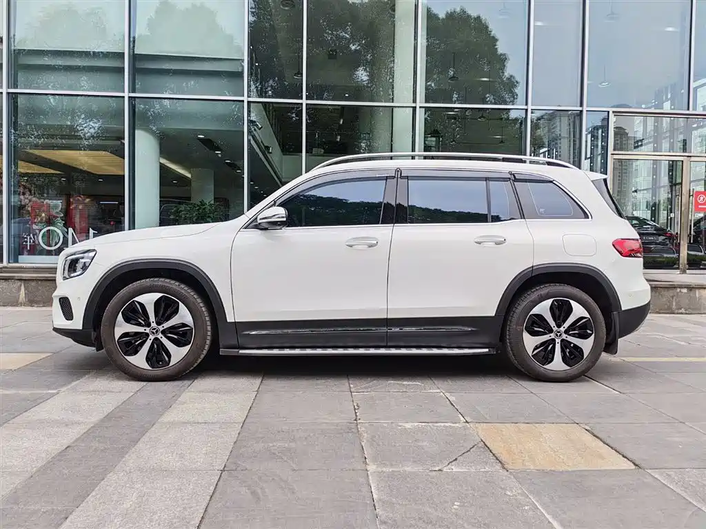 Mercedes-Benz GLB 2023 — фото 2