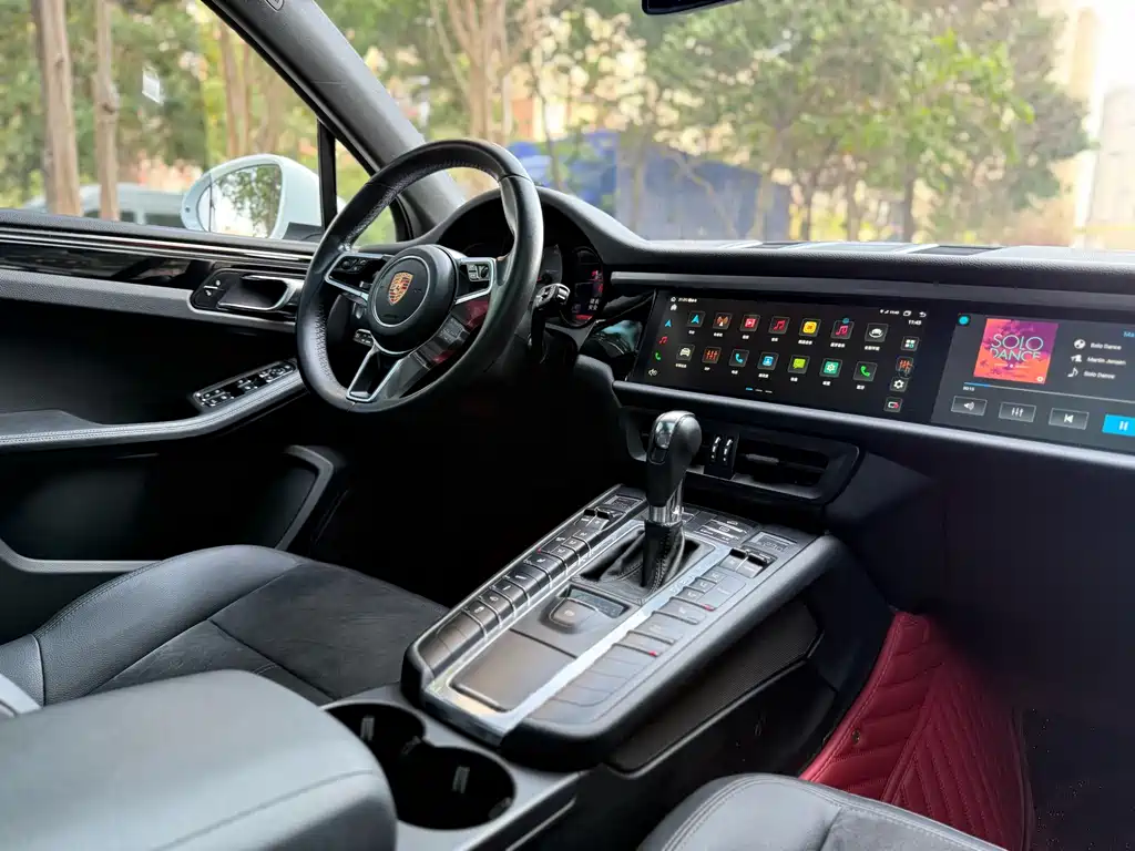 Porsche Macan 2015 — фото 18