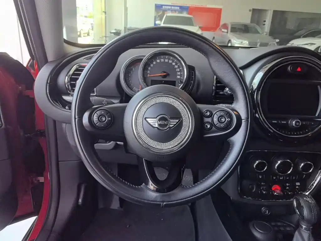 MINI Clubman 2018 — фото 11