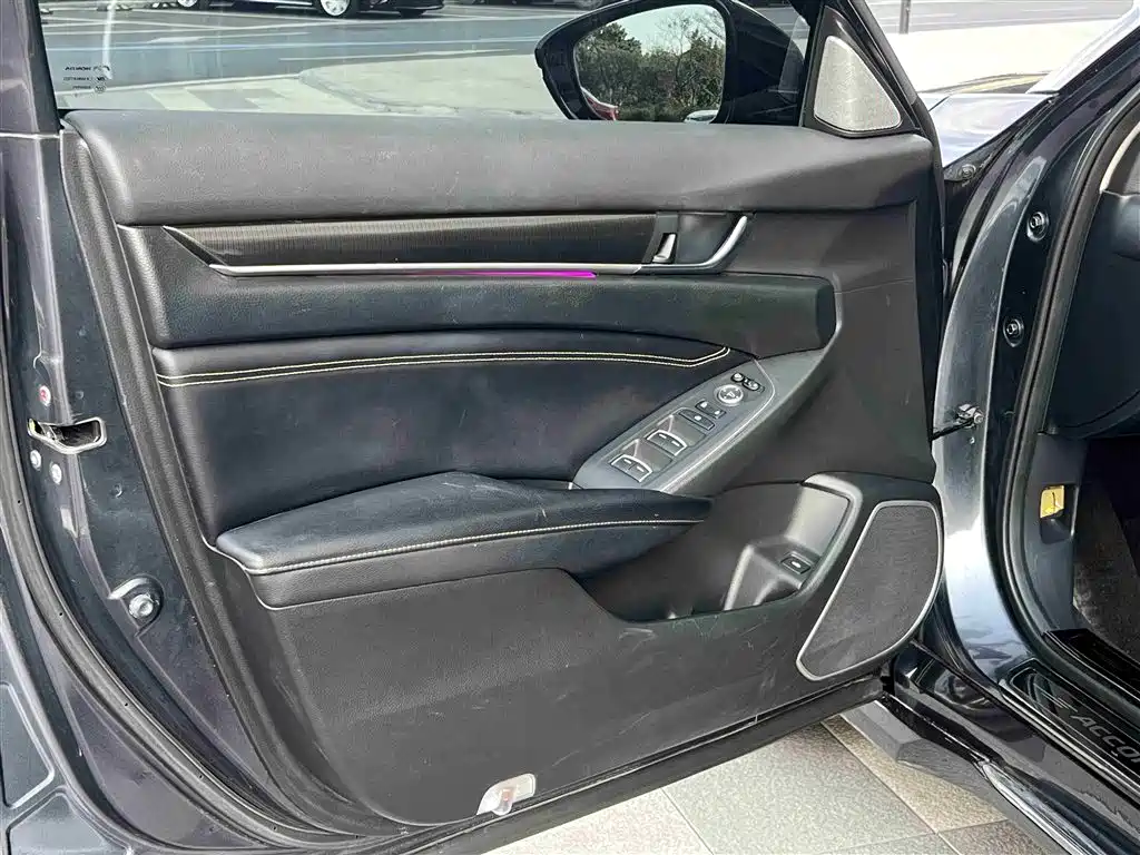 Honda Accord 2022 — фото 19