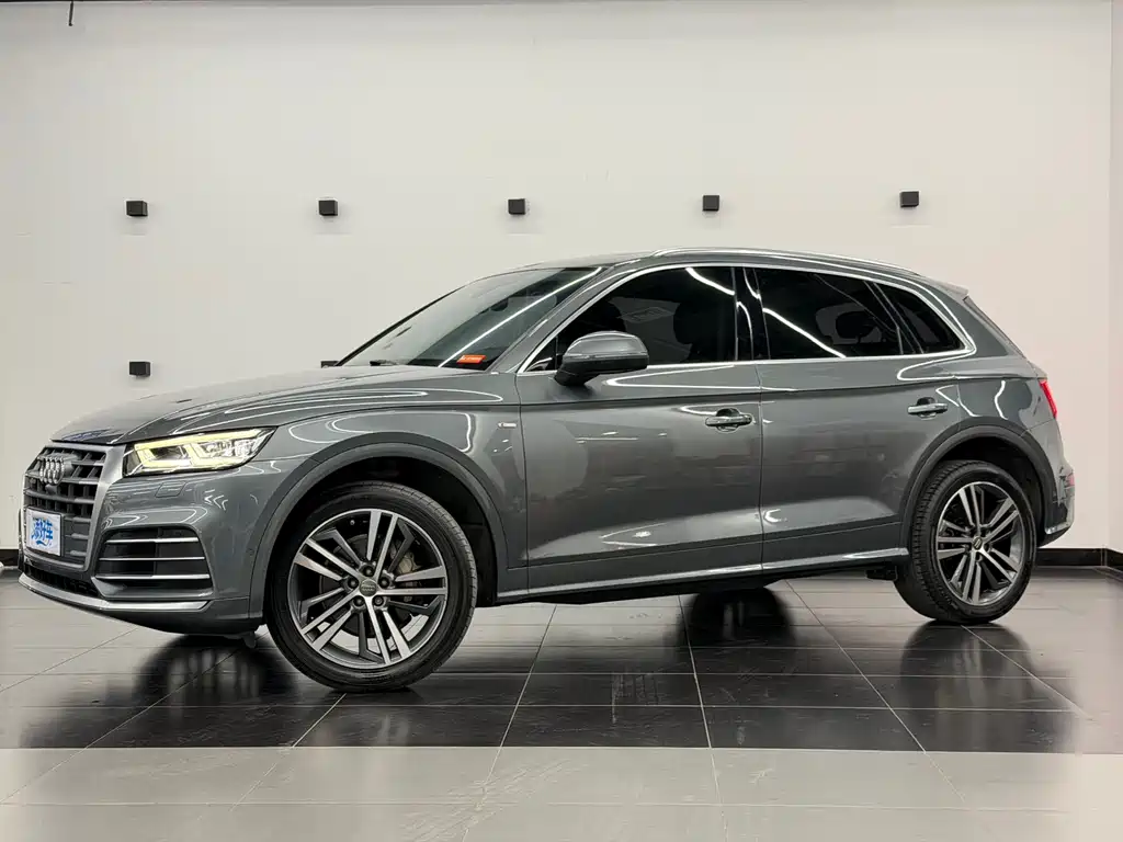 Audi Q5L 2020