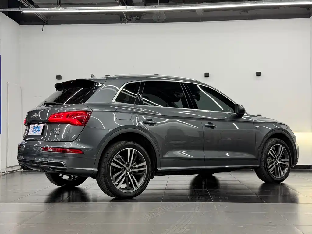 Audi Q5L 2020 — фото 13