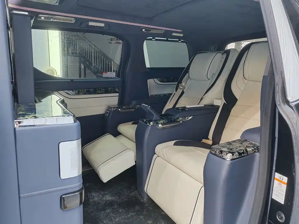 Toyota Alphard 2018 — фото 6