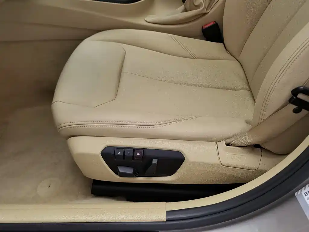 BMW 3 Series 2015 — фото 20