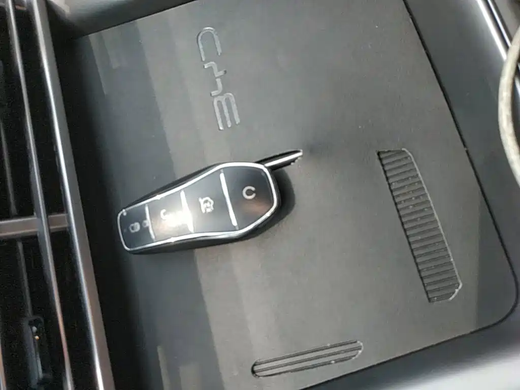 BYD Seal 07 DM-i 2025 — фото 9